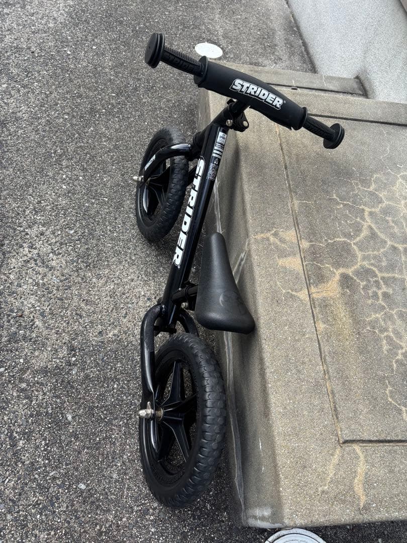 STRIDER SPORT バランスバイク 12インチ ブラック　日本正規品
