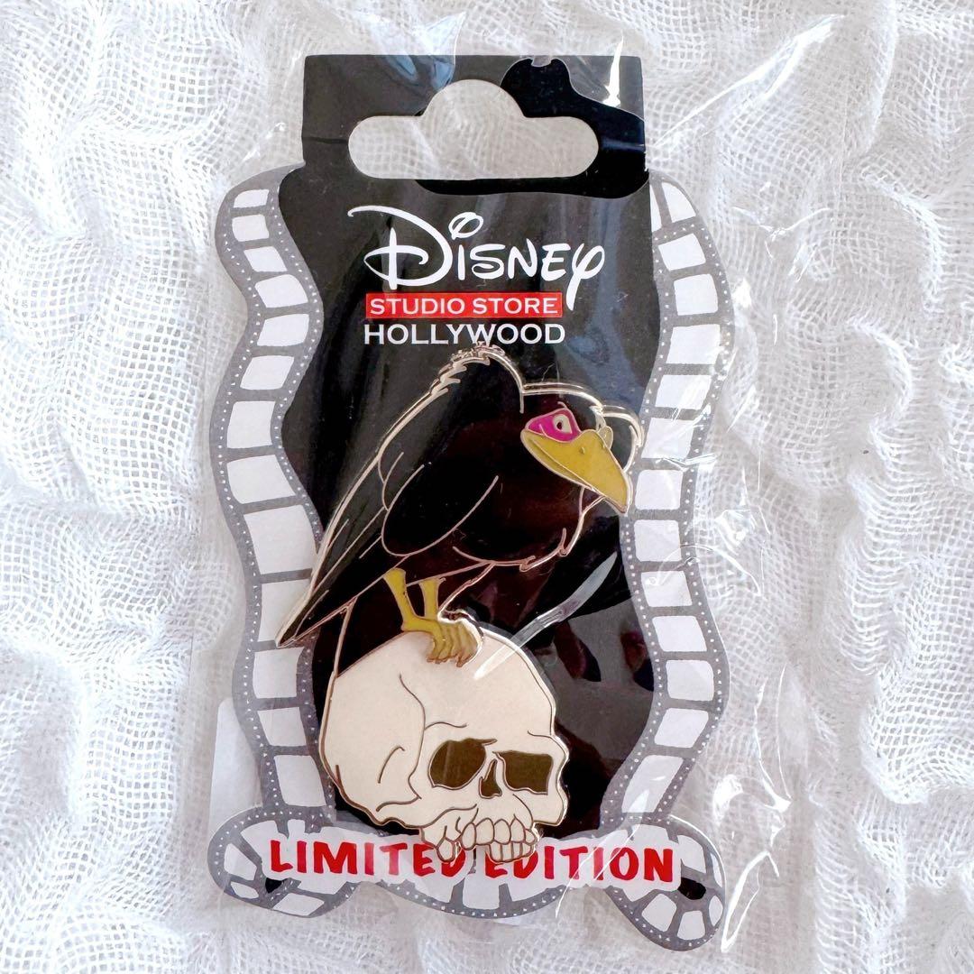 ピンズ・ピンバッジ・缶バッジ DSSH DSF Feathered Series Diablo Pin