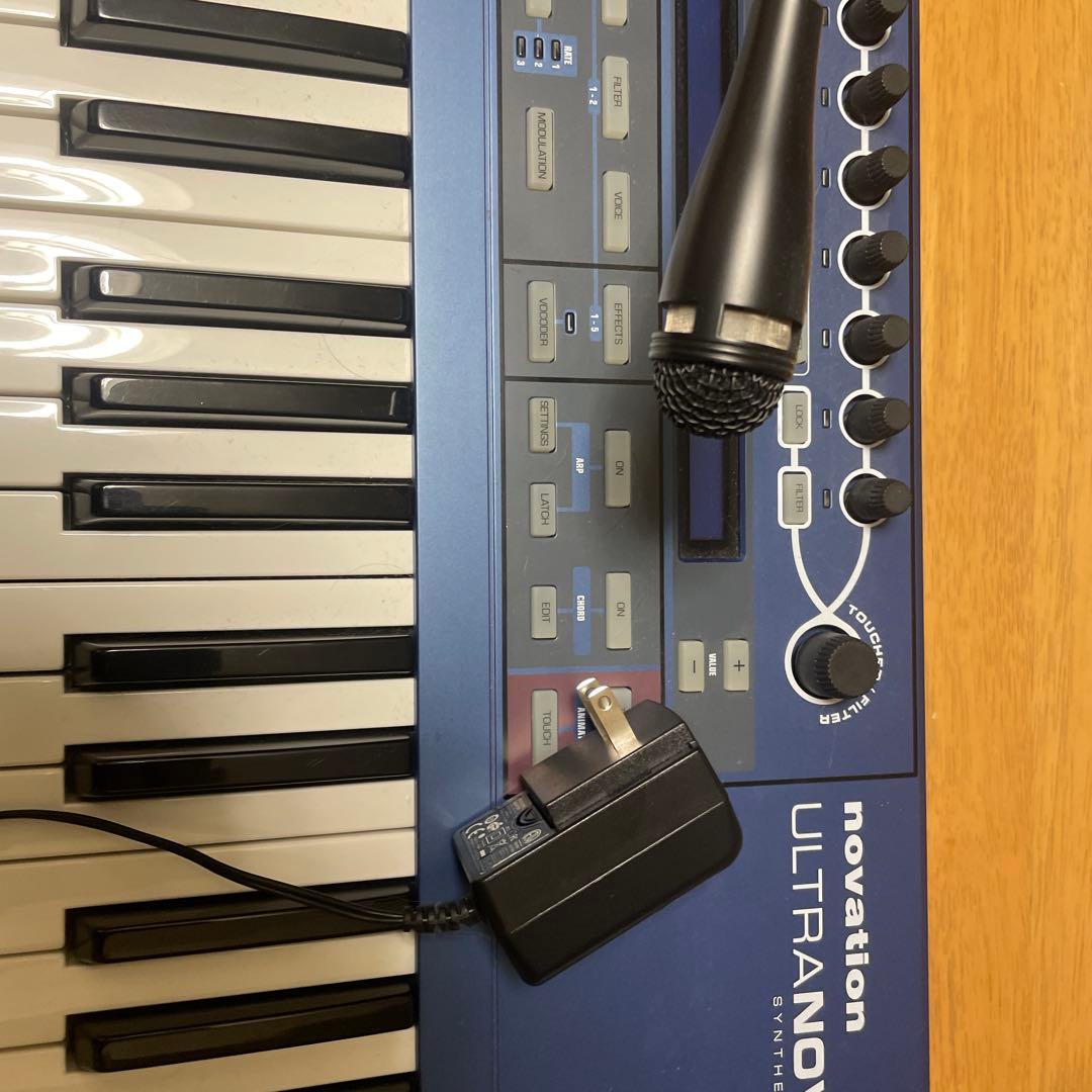 Novation ULTRANOVA シンセサイザー