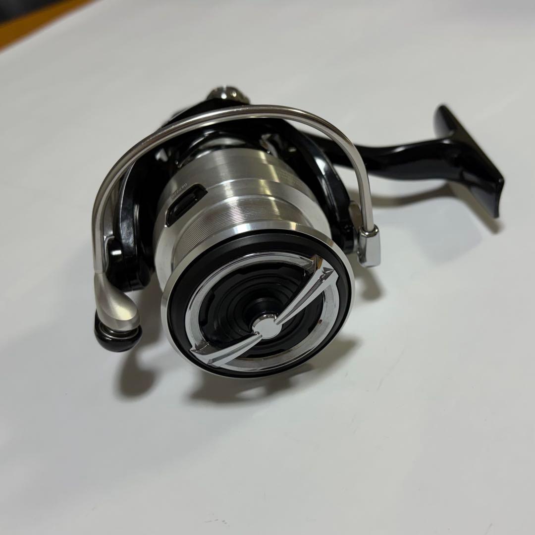ダイワ　19 レグザ　LT4000S-CXH スピニングリール