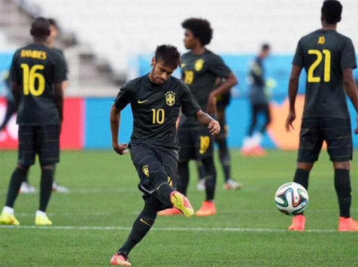 【希少】NIKE ブラジル代表 2014 ユニフォーム 10番 ネイマール