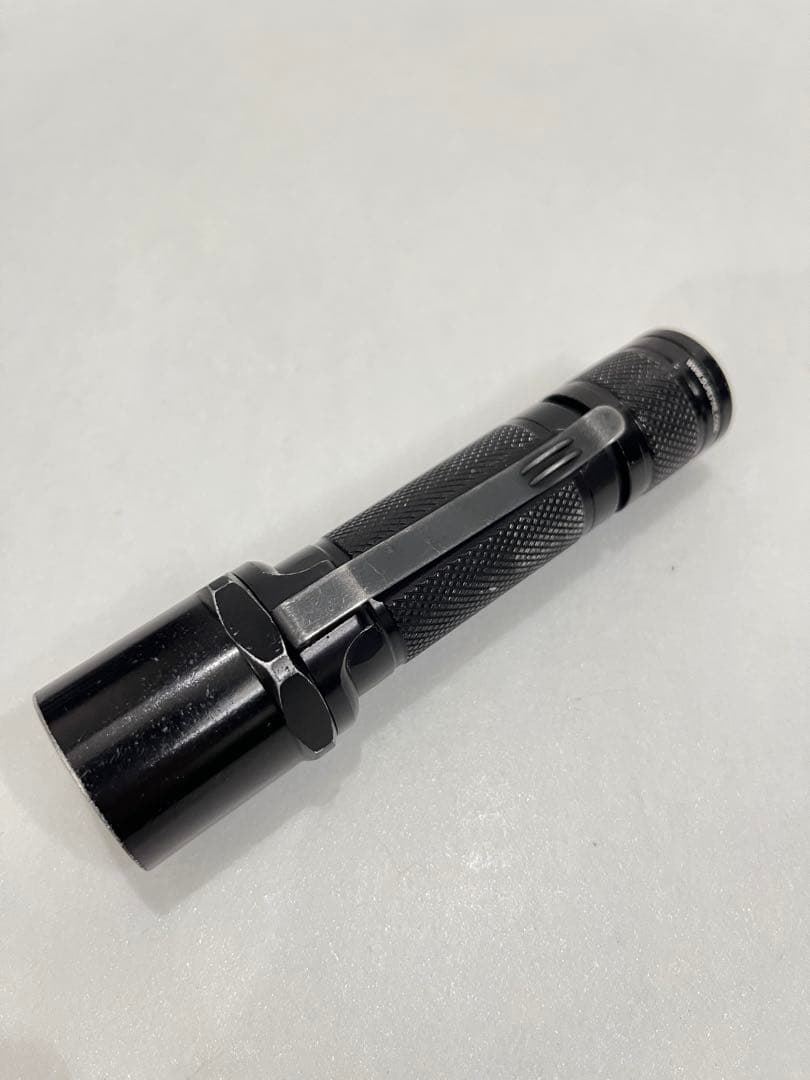 SUREFIRE D2 DEFENDER BK シュアファイア　フラッシュライト