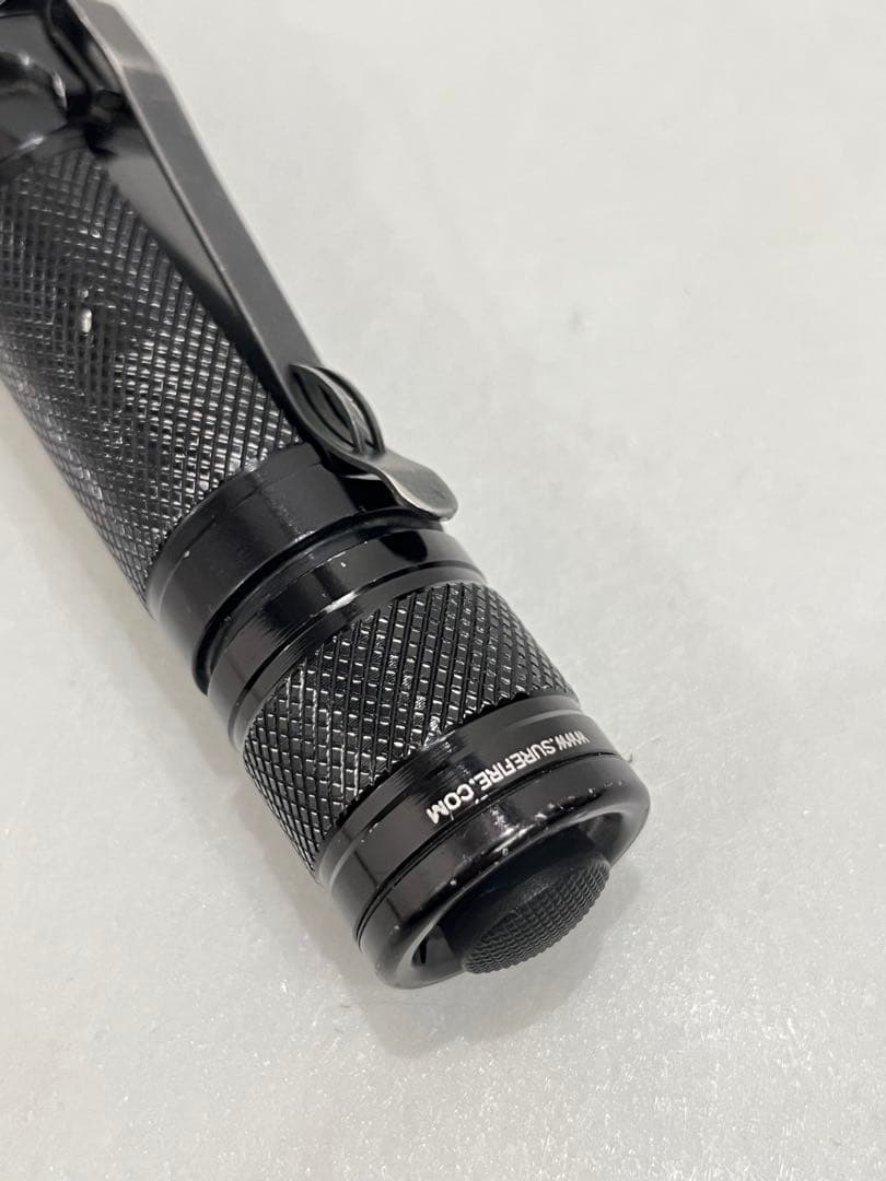 SUREFIRE D2 DEFENDER BK シュアファイア　フラッシュライト