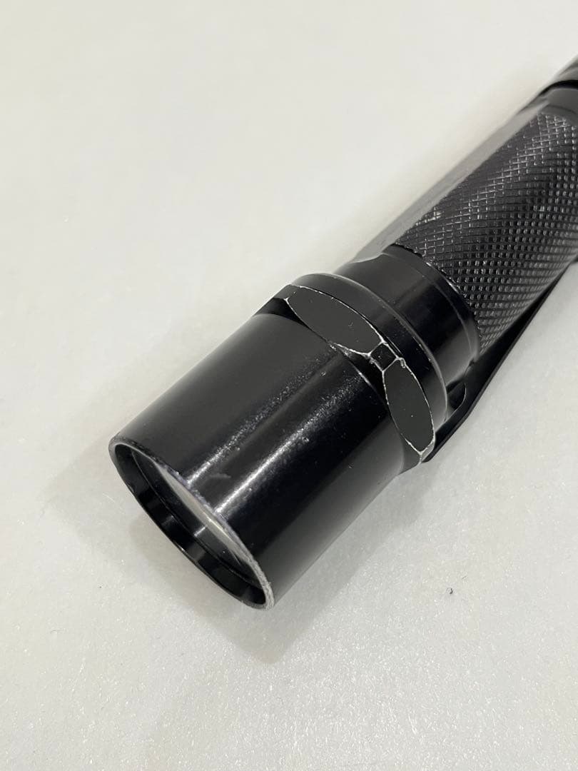 SUREFIRE D2 DEFENDER BK シュアファイア　フラッシュライト