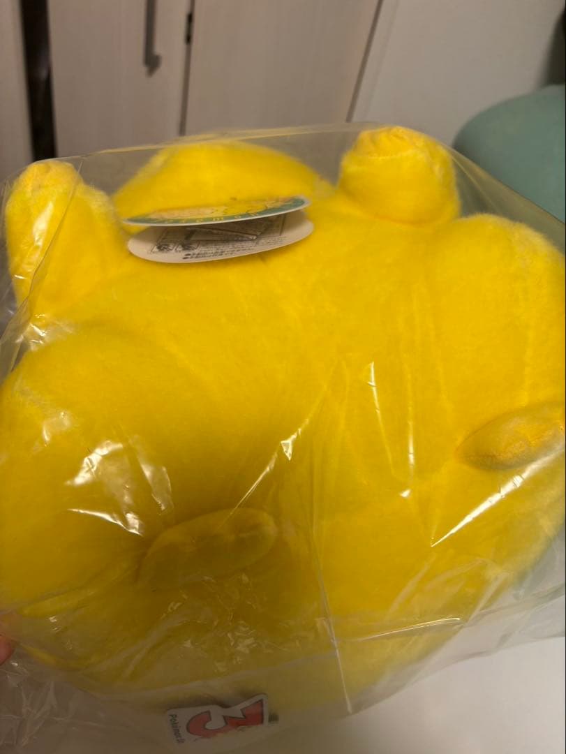 ポケモン30周年ピカチュウ ぬいぐるみ 約30cm 未開封