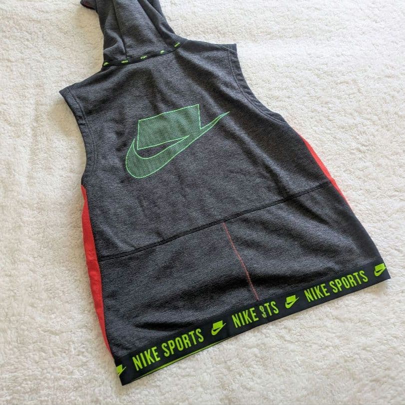 ナイキ Nike ノースリーブ 裏フリース　ショートパンツセットアップ