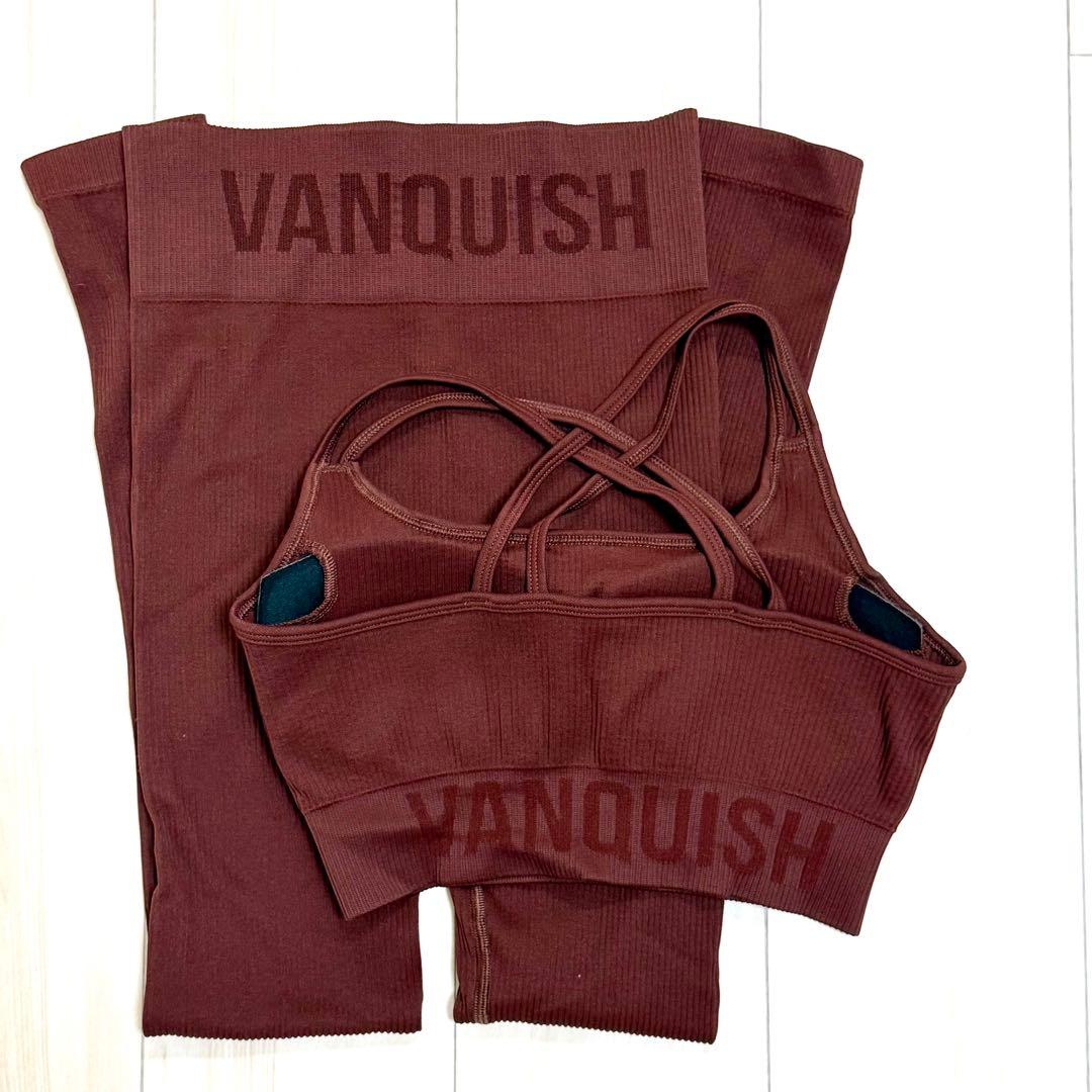 VANQUISH FITNESSスポーツブラとレギンスセット