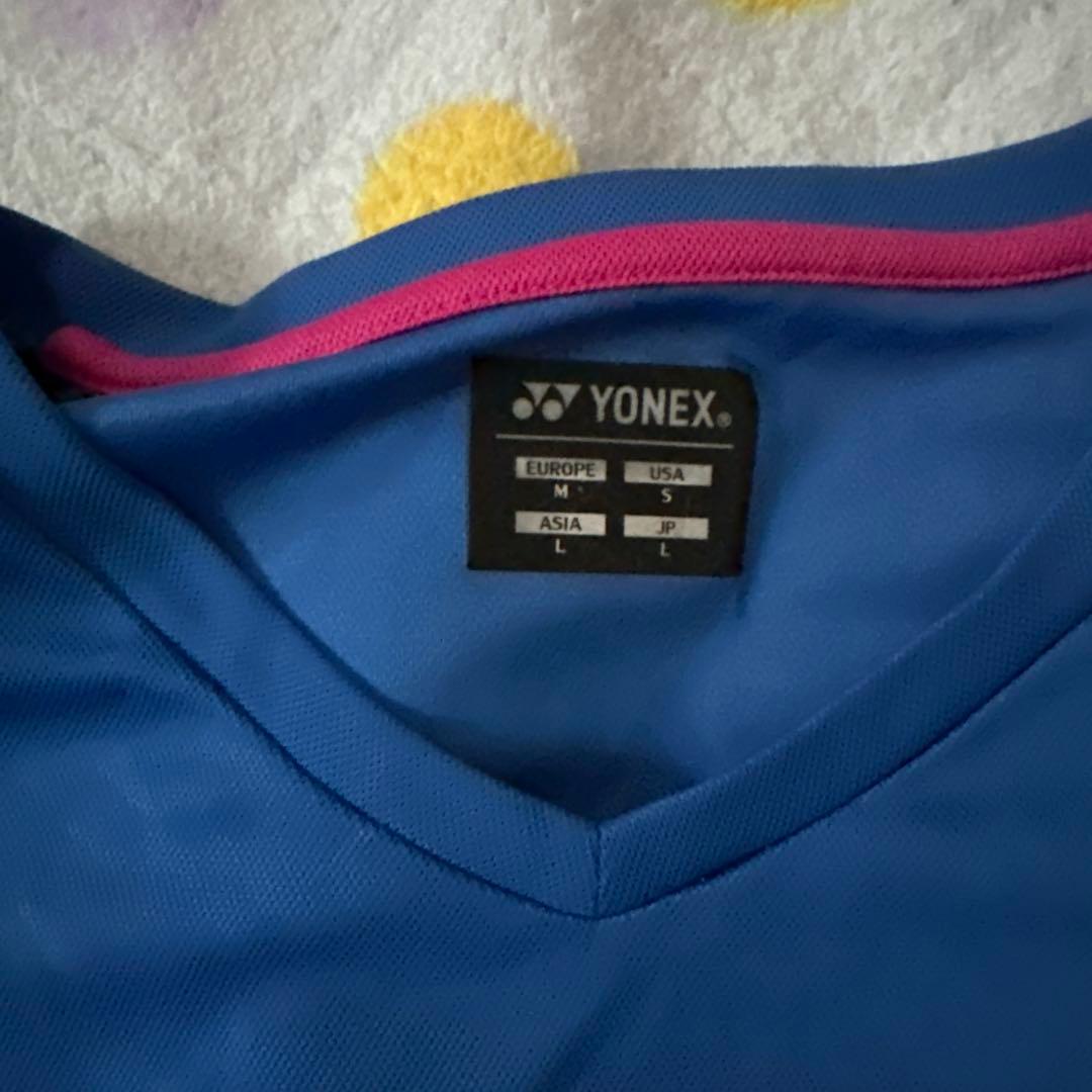 YONEX FUTABA FUTURE Vネックシャツ Mサイズ