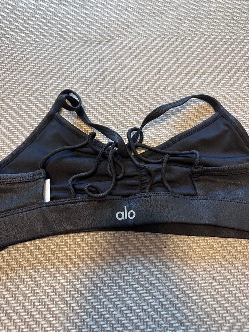 alo yoga ブラック ヨガブラ