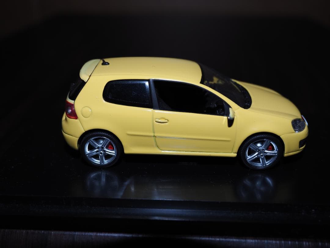 ぽてと*さん　専用　NOREV VW Golf GTI Pirelliイエロー