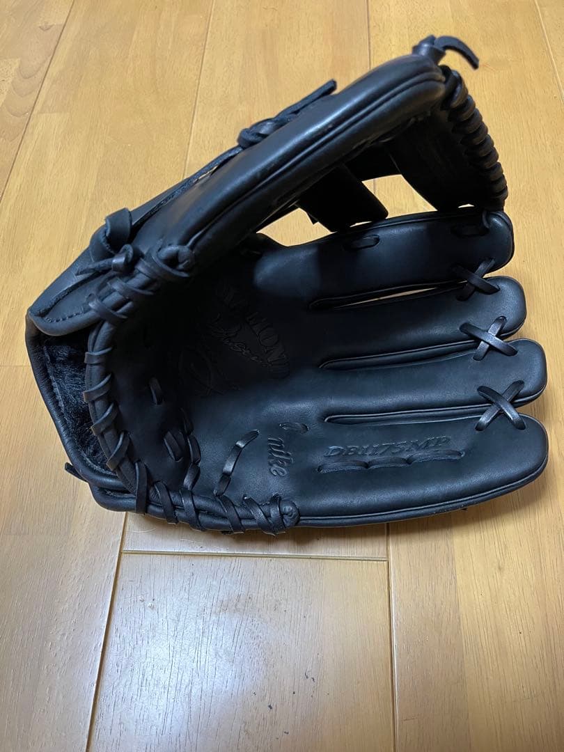 Nike Elite 軟式グローブ 黒 新品タグ付き