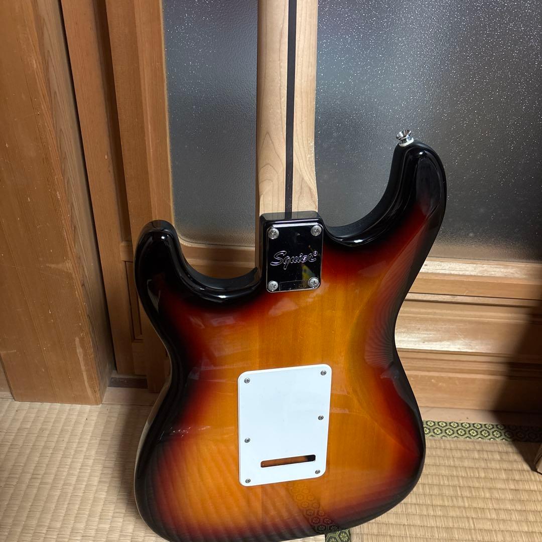 Squier モデル名 AFF STRAT LRL WPG 3TS