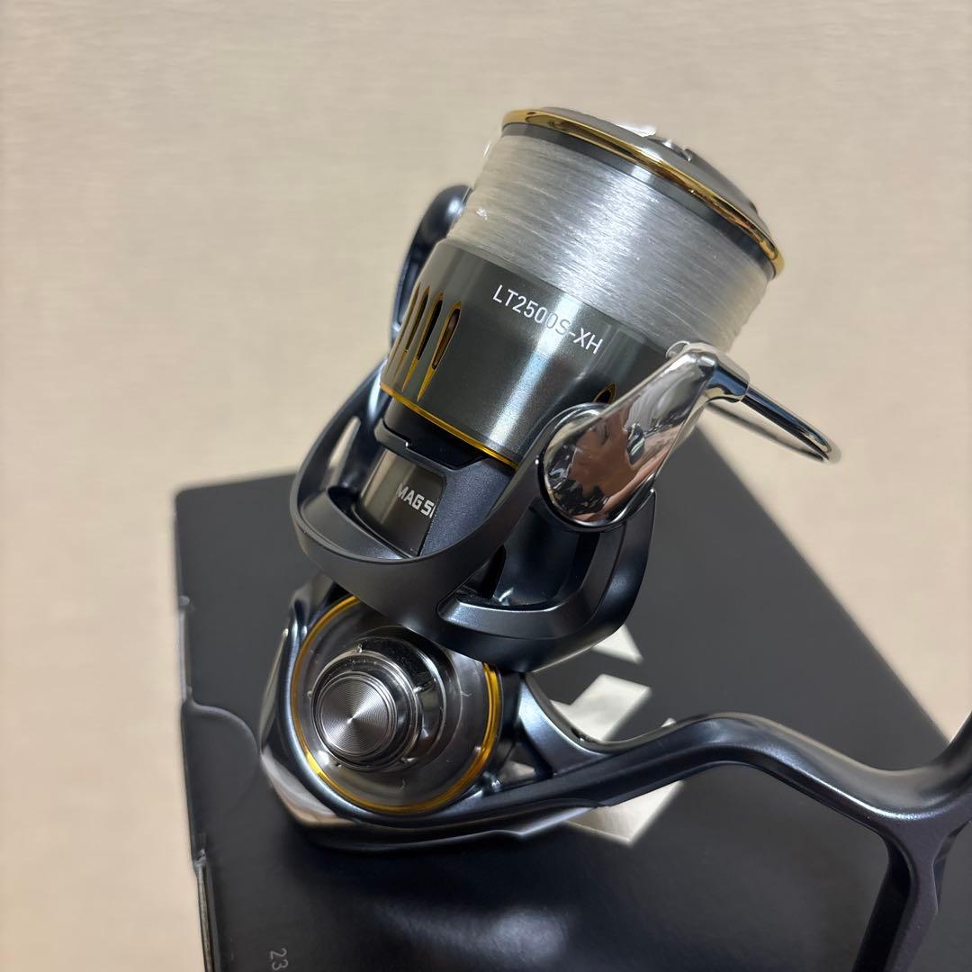 Daiwa AIRITY LT2500S-XH スピニングリール　新品同様箱付き