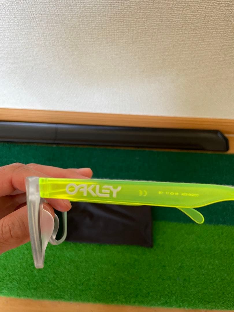 Oakley サングラス クリア/ネオンイエロー