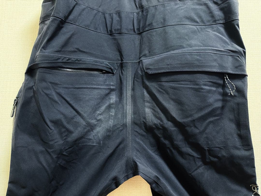 バートン　ゴアテックス　ストレッチ　ビブパンツ　メンズ　M