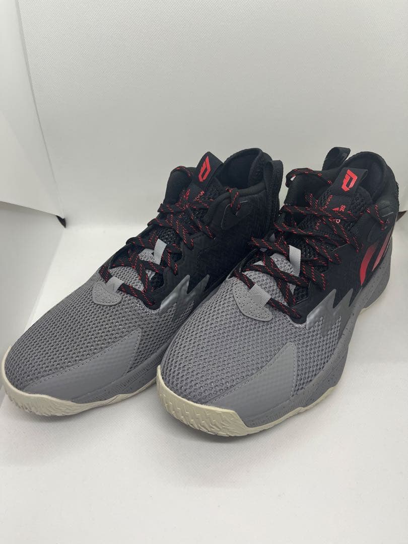 新品☆未使用　Adidas アディダス Dame 8 26.0cm HR1558