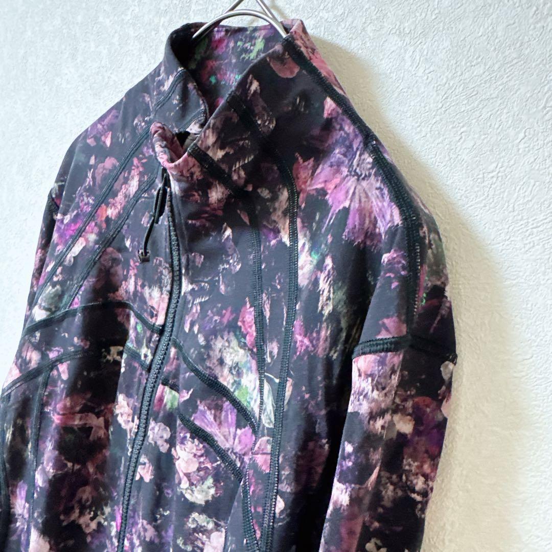 美品✨lululemon ルルレモン 花柄 黒 紫 花 ジャケット 海外古着