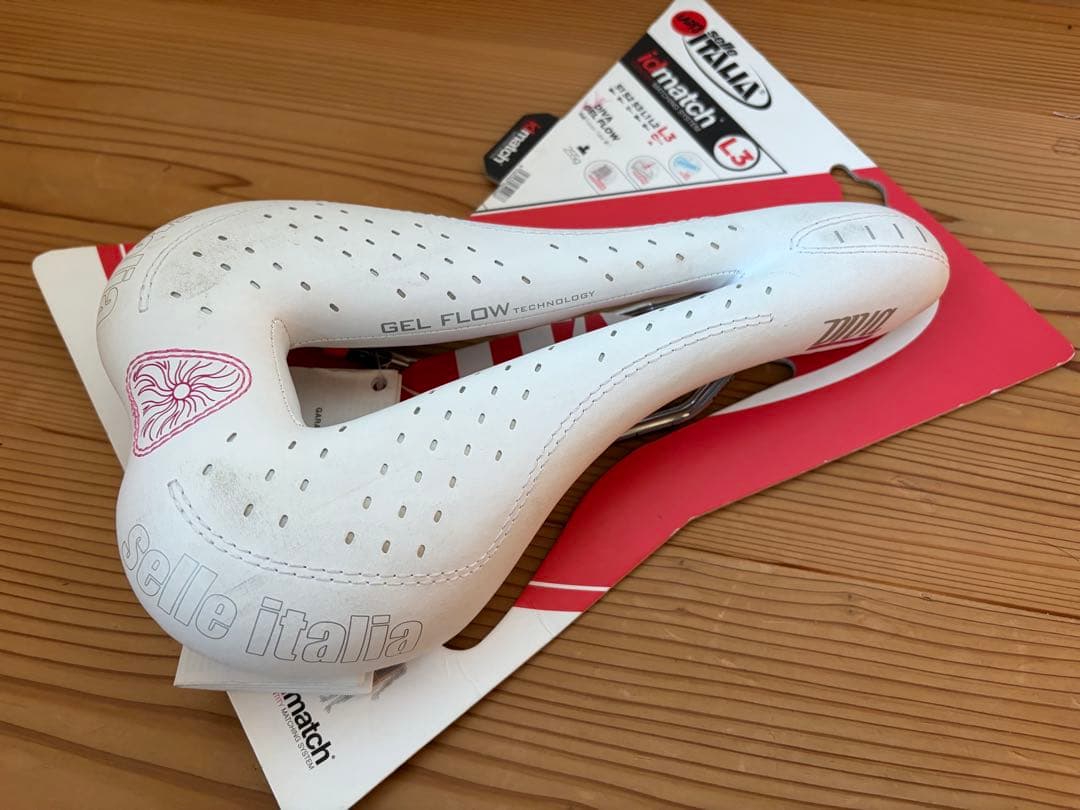 （未使用） Selle Italia セライタリア サドル 女性 レディース
