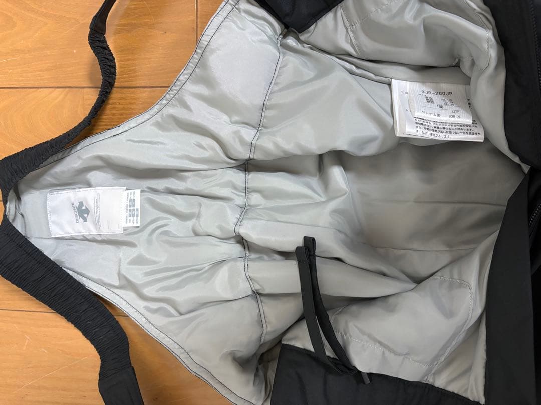 DESCENTE デサント ジュニアスキーウェア 上下 150サイズ（調整可）