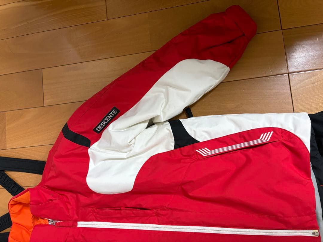 DESCENTE デサント ジュニアスキーウェア 上下 150サイズ（調整可）