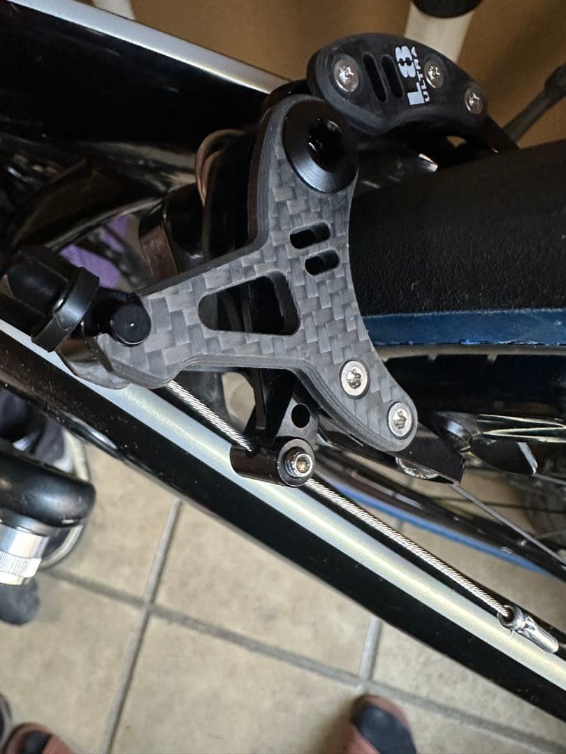 新品/超軽量自転車カーボンベースブレーキキャリパー/アルミリムパッド/フロント用