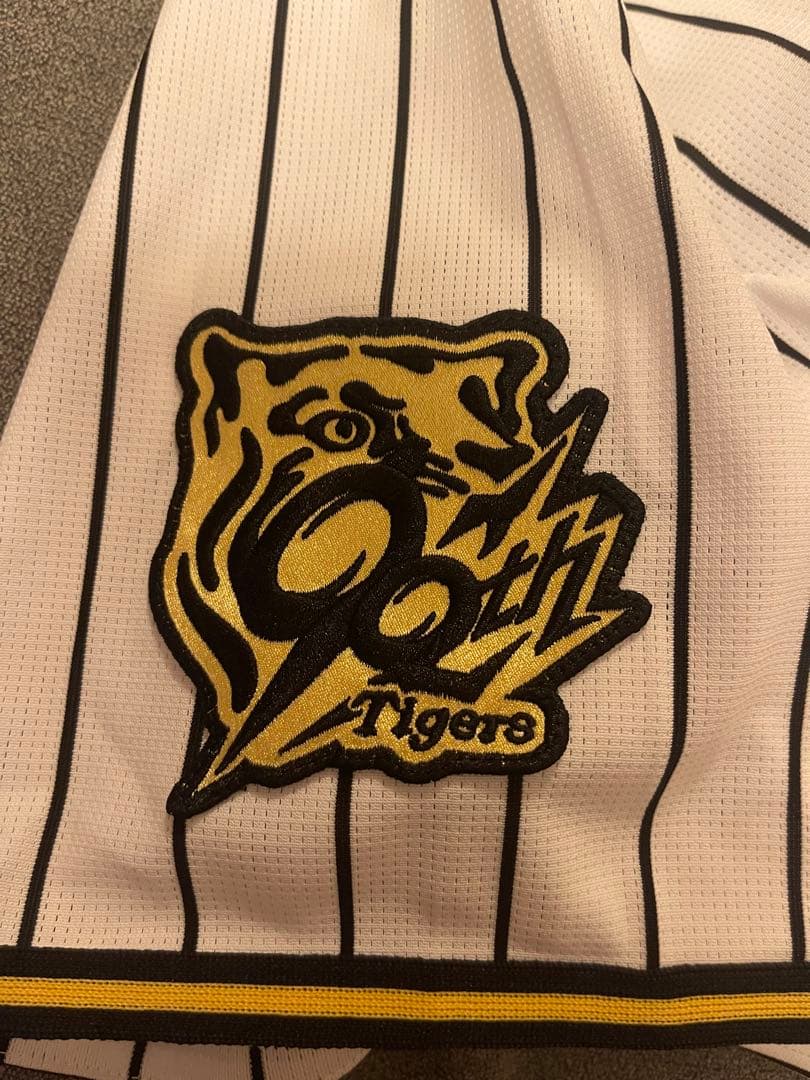 阪神タイガース　2025年モデル　ホームレプリカユニフォーム　Lサイズ 藤川球児