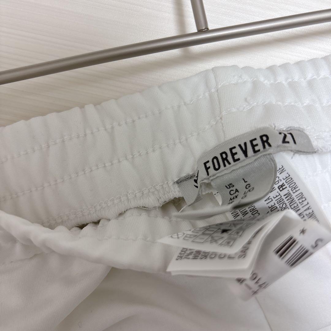 FOREVER 21 ホワイトショートパンツ 〖L〗 ジムウェア 新品タグ付き