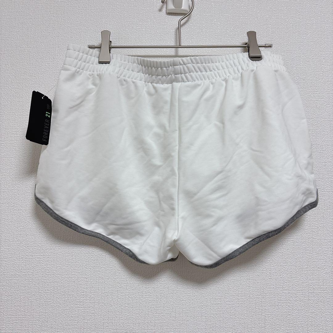 FOREVER 21 ホワイトショートパンツ 〖L〗 ジムウェア 新品タグ付き