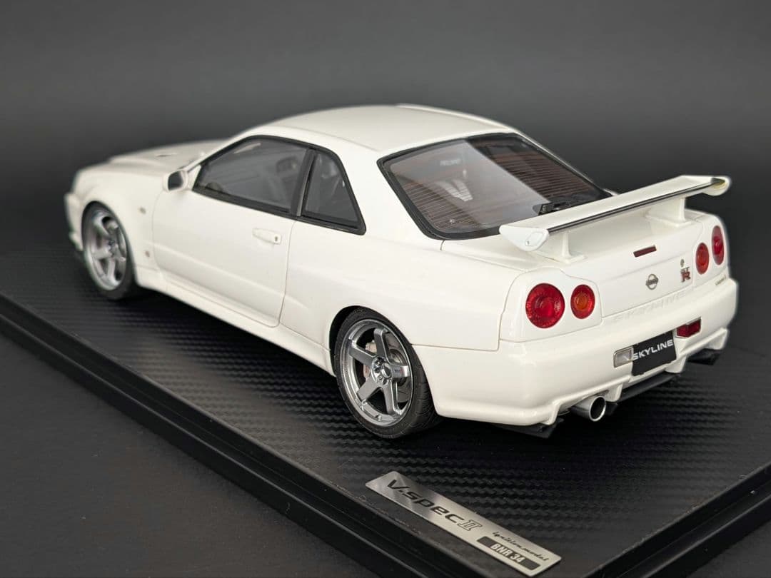 イグニッションモデル 1/18 GT-R BNR34 V-specⅡ ホワイト