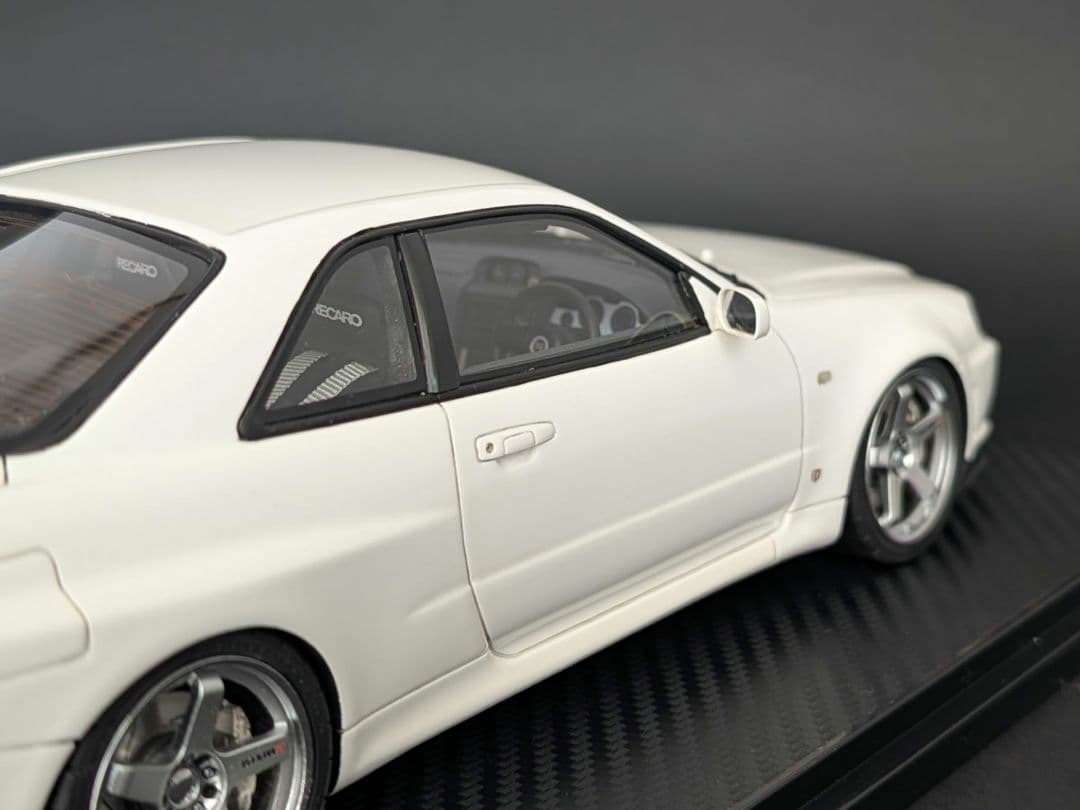 イグニッションモデル 1/18 GT-R BNR34 V-specⅡ ホワイト