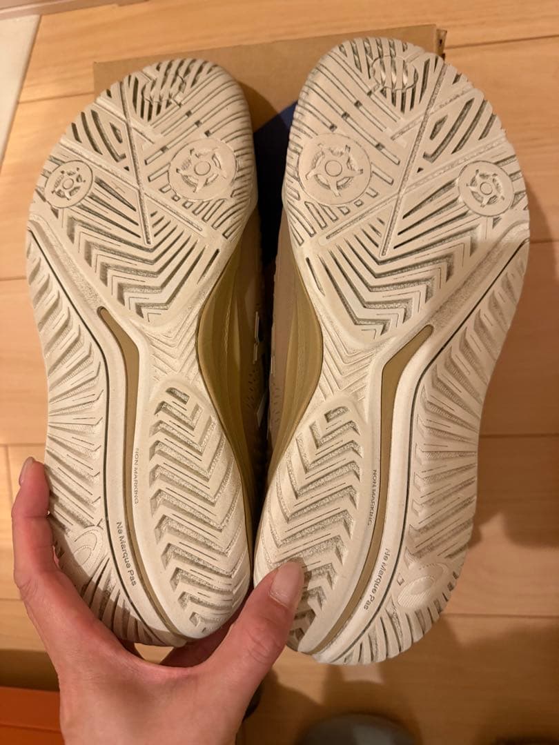 ASICS テニスシューズ ベージュ