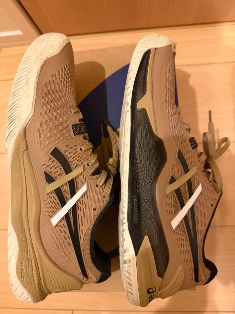 ASICS テニスシューズ ベージュ
