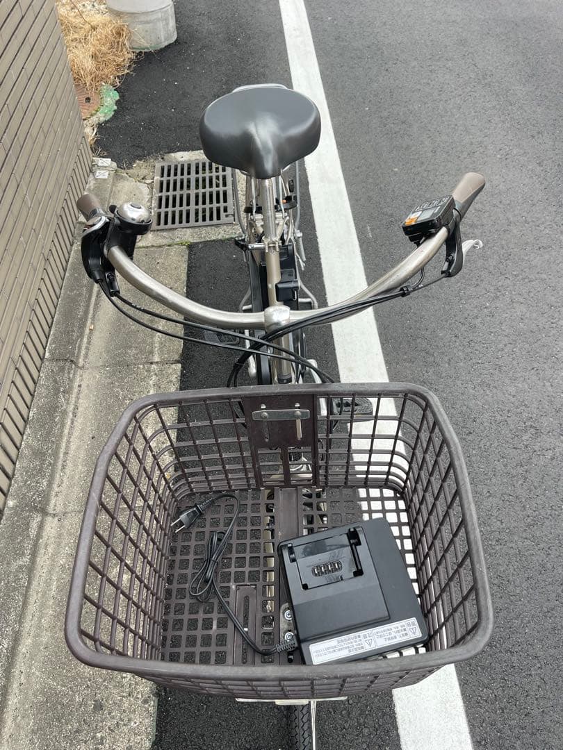 電動アシスト自転車 ベージュ 前バスケット付き
