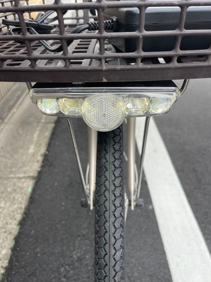 電動アシスト自転車 ベージュ 前バスケット付き