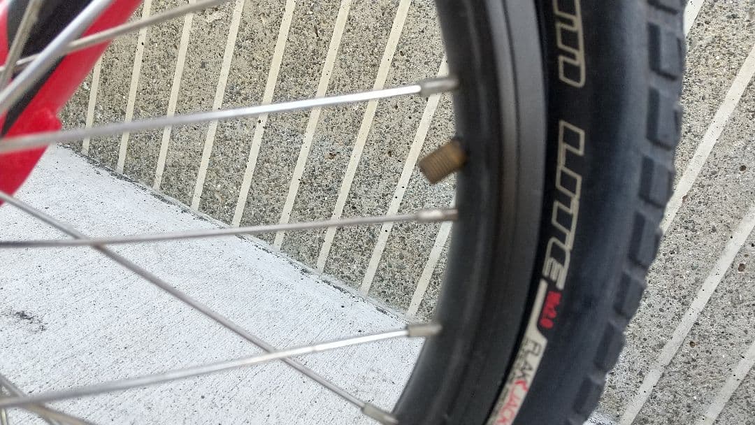 引取◎スペシャライズド16インチ◎キッズ 自転車・補助輪付