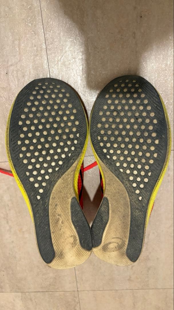 asics メタスピードエッジ　赤　27.5cm
