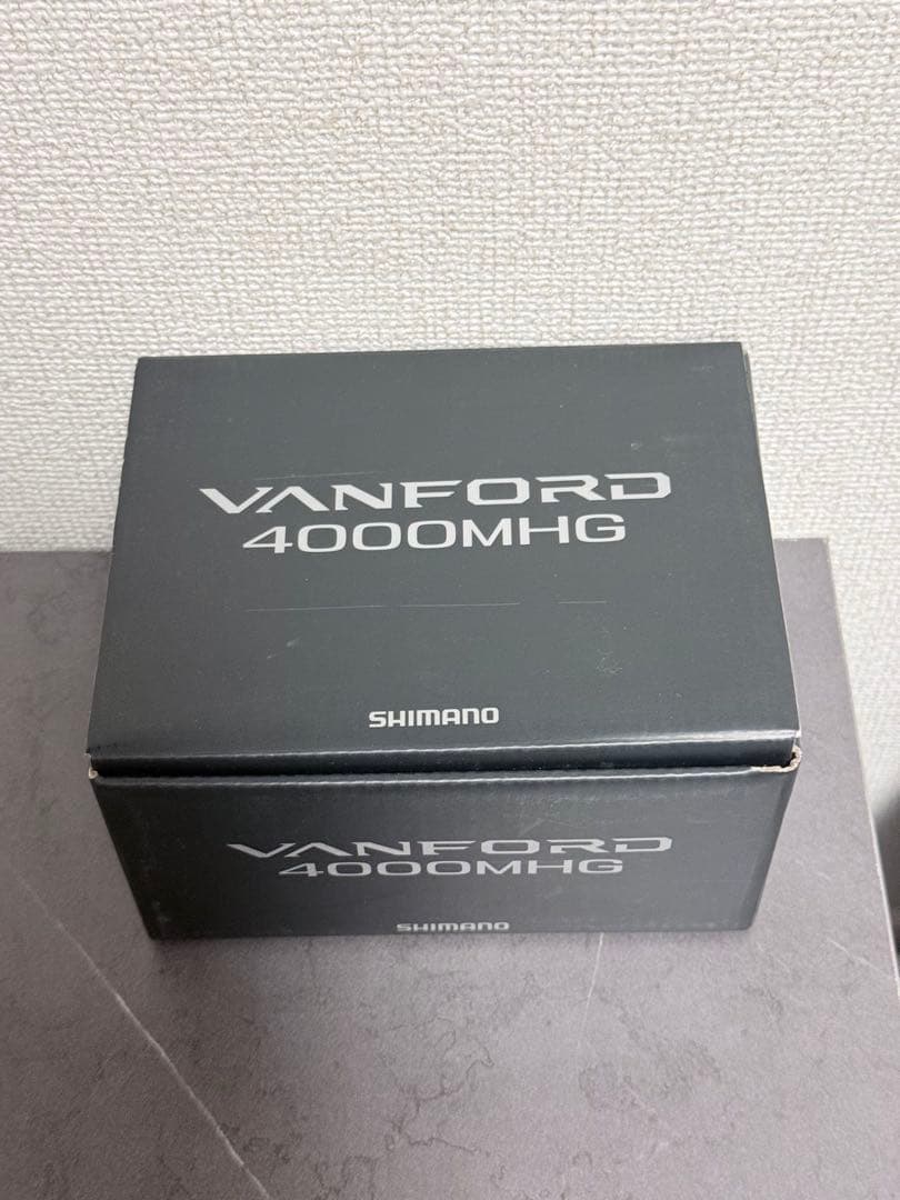 (新品未使用) SHIMANO VANFORD 4000MHG スピニングリール