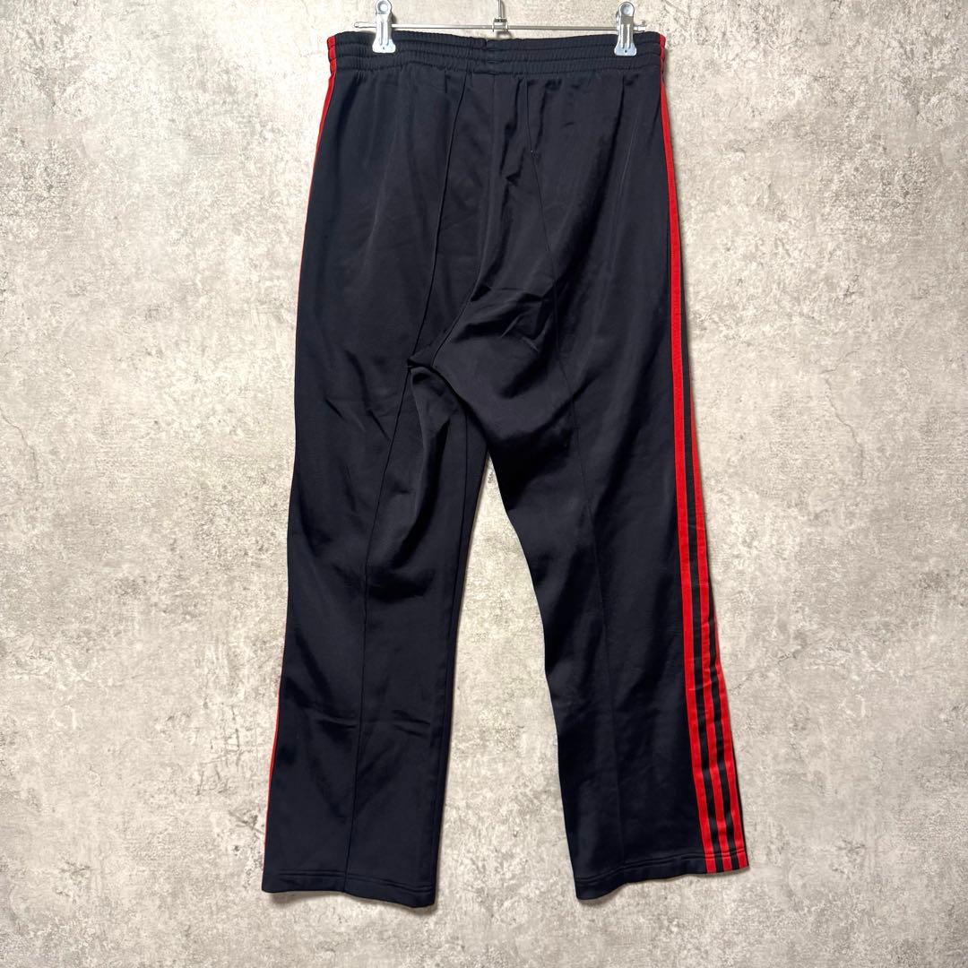 adidas アディダス　トラックパンツ　黒赤　トレフォイル　スリーストライプ