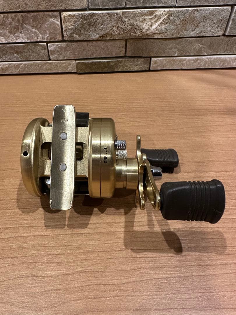 SHIMANO シマノCALCUTTA カルカッタ50XT 右ハンドル