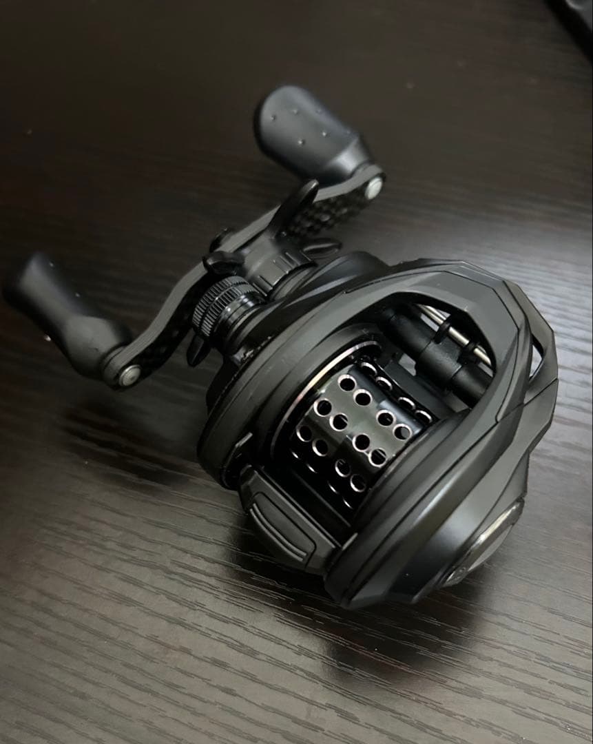 【超美品】Abu Garcia ROXANI BF8-L ベイトリール左ハンドル