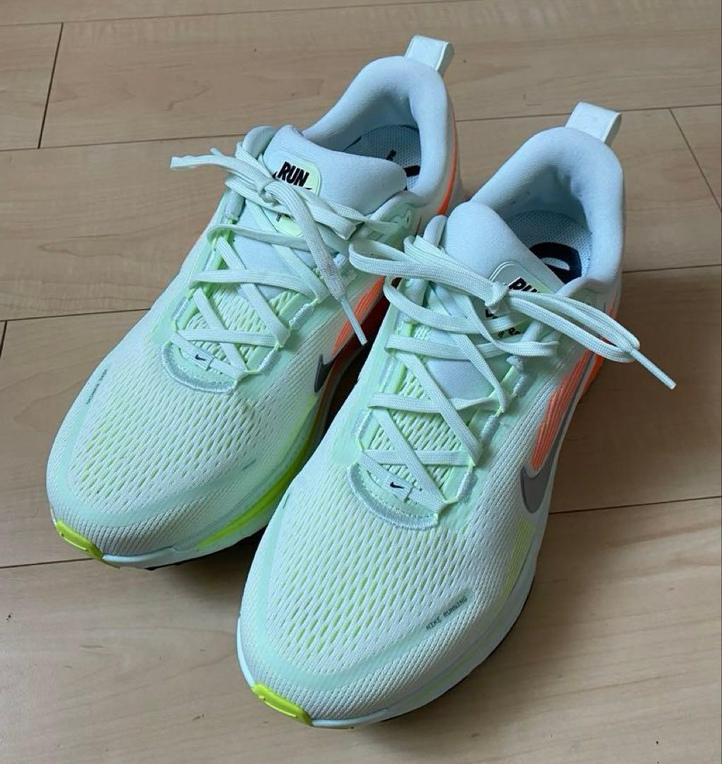 NIKEボメロ18
