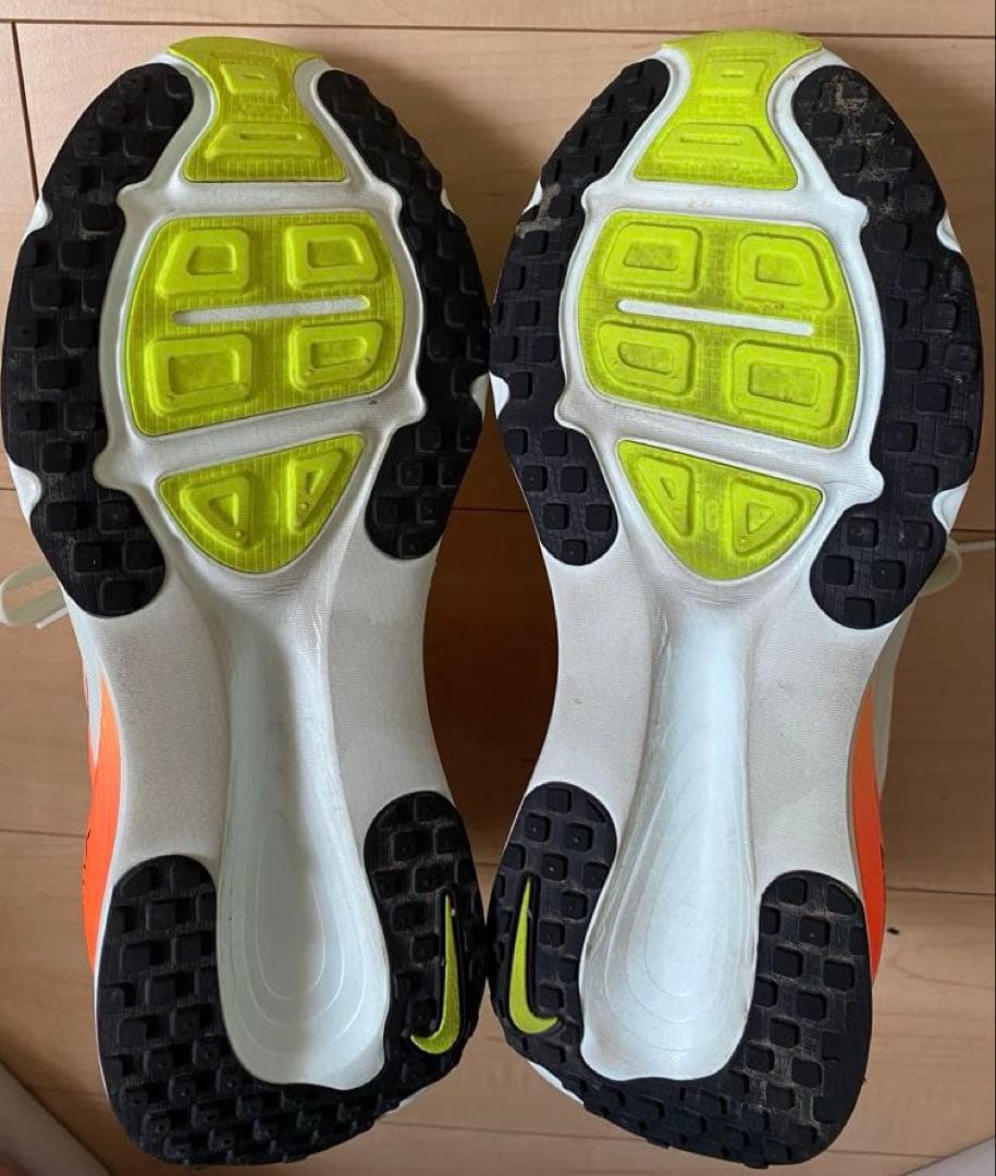 NIKEボメロ18