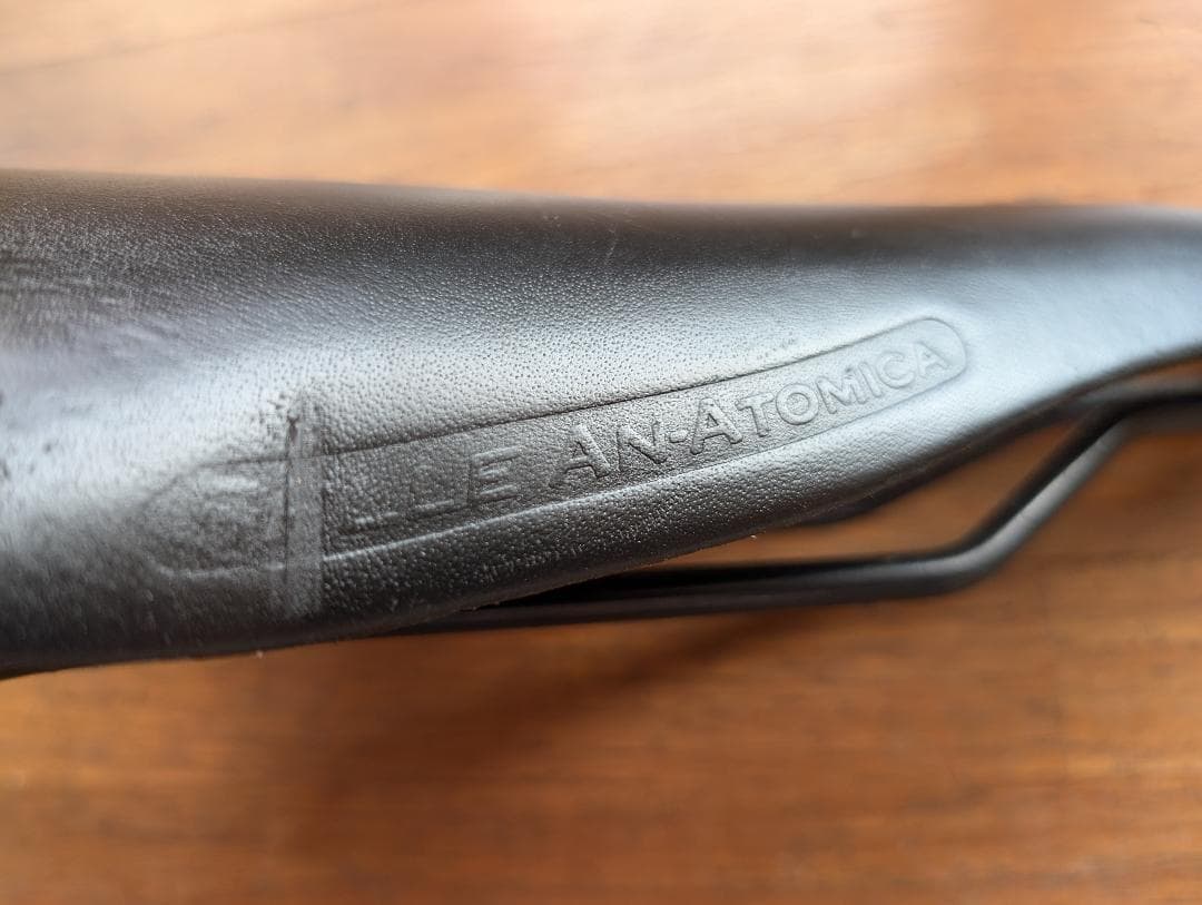 selle anatomica titanico　ブラック