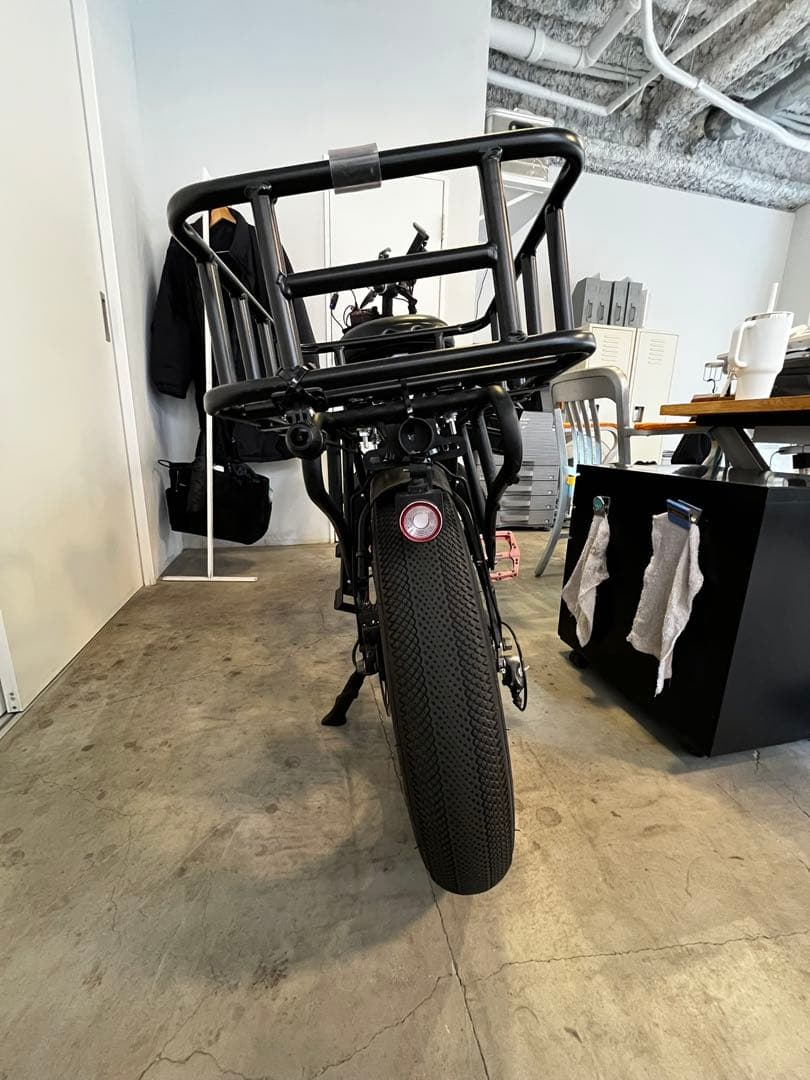MATE 電動アシスト自転車 ブラック 太タイヤ 前部バスケット付き