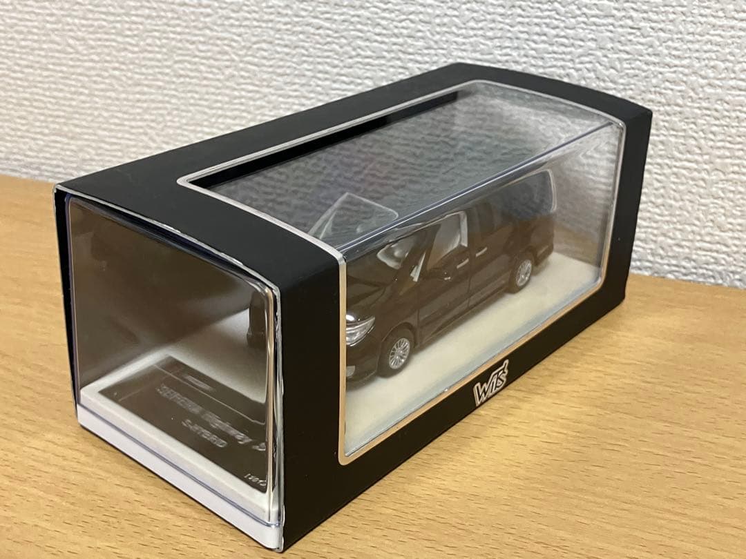 WIT’S 日産セレナ　ハイウェイスター　C26　ミニカー　カラーサンプル