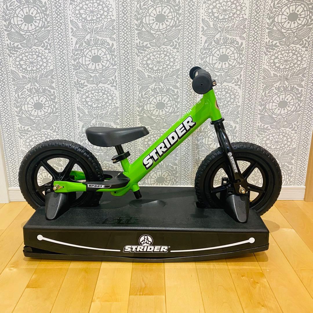 STRIDER キックバイク スポーツ　12インチ ロッキングベース付き
