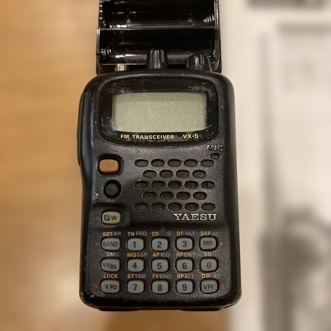 YAESU VX-5 トリプルバンド FMトランシーバー