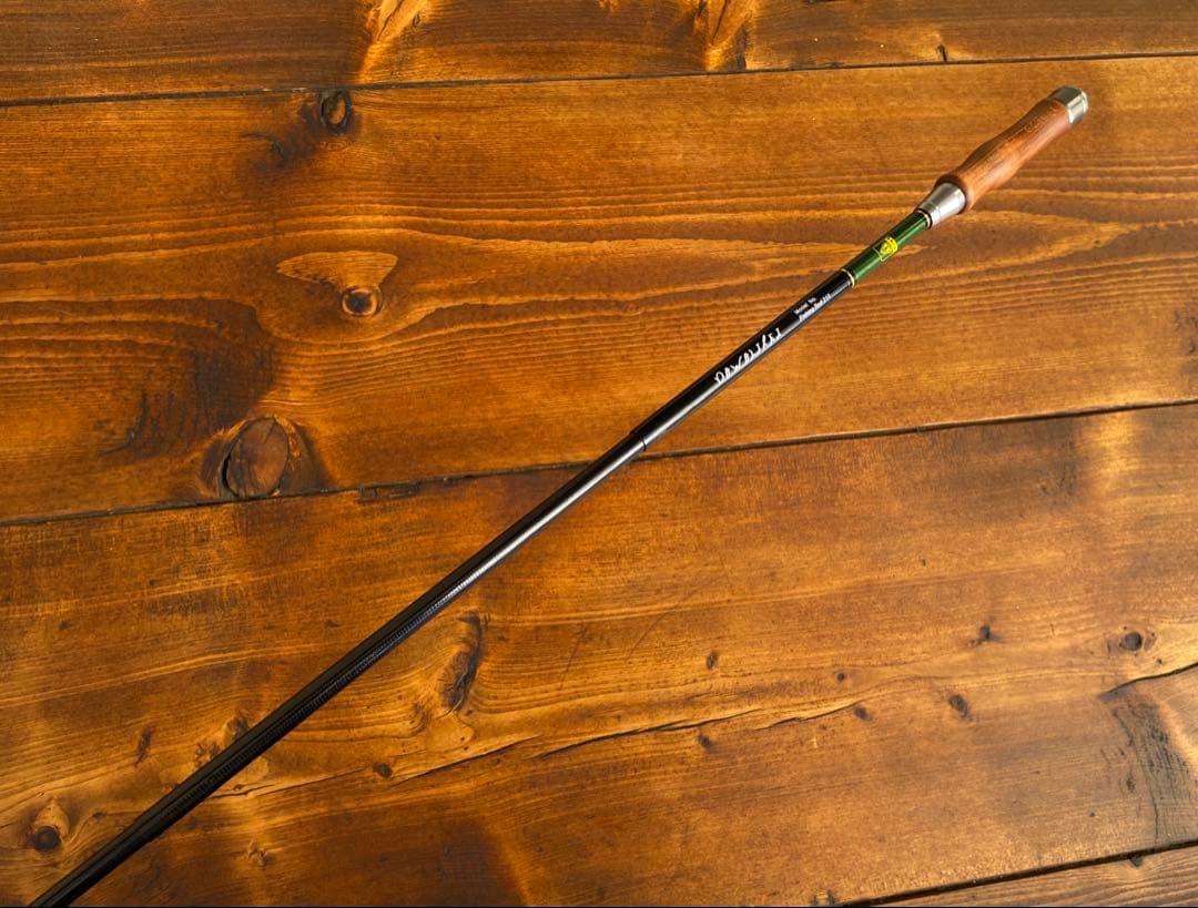 小物釣り竿　タナゴ竿　ブラック×グリーン　210cm ウッドグリップ　振り出し竿