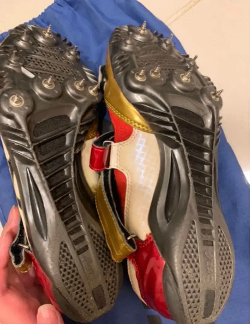 陸上　asics スパイク　　CYBERBLADE 16
