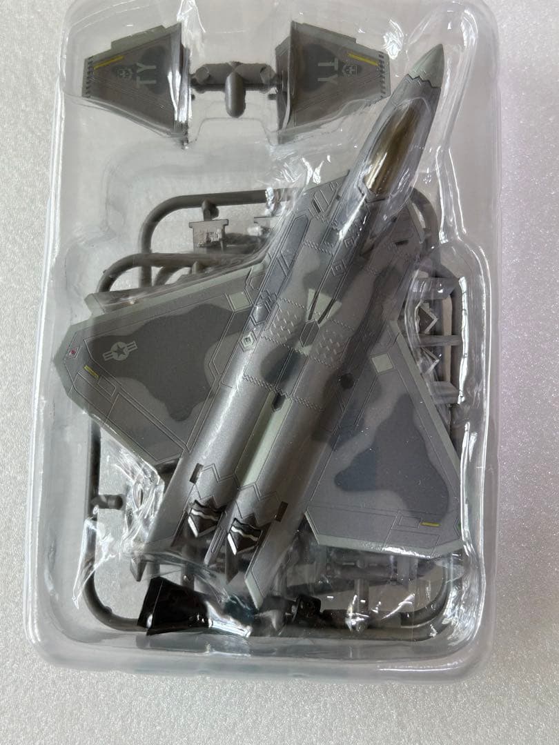 エフトイズ1/144 F-22 ラプター　ハイスペックシリーズ